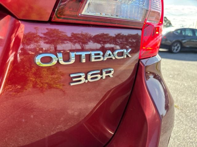 Pre-Owned 2017 Subaru Outback 3.6R Limited Wagon 4D - photo - 9