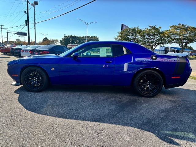 Pre-Owned 2018 Dodge Challenger R/T Scat Pack Coupe 2D - photo - 4