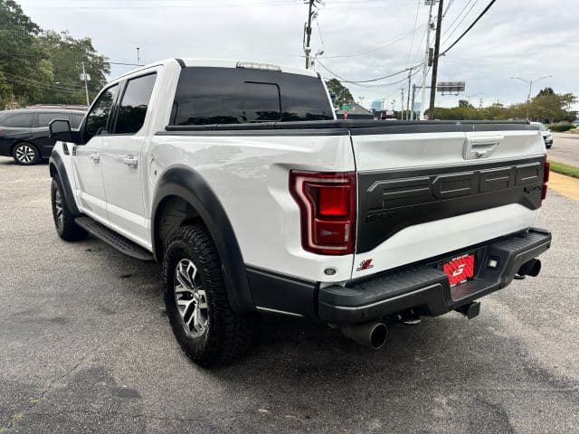 Pre-Owned 2018 Ford F150 SuperCrew Cab Raptor Pickup 4D 5 1/2 ft - photo - 5