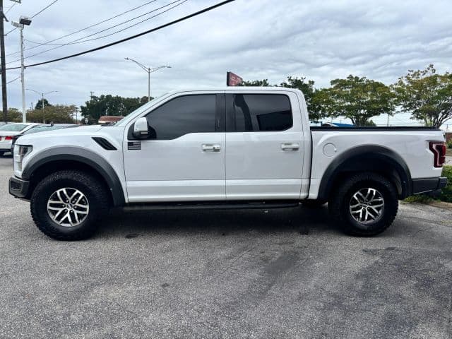 Pre-Owned 2018 Ford F150 SuperCrew Cab Raptor Pickup 4D 5 1/2 ft - photo - 6