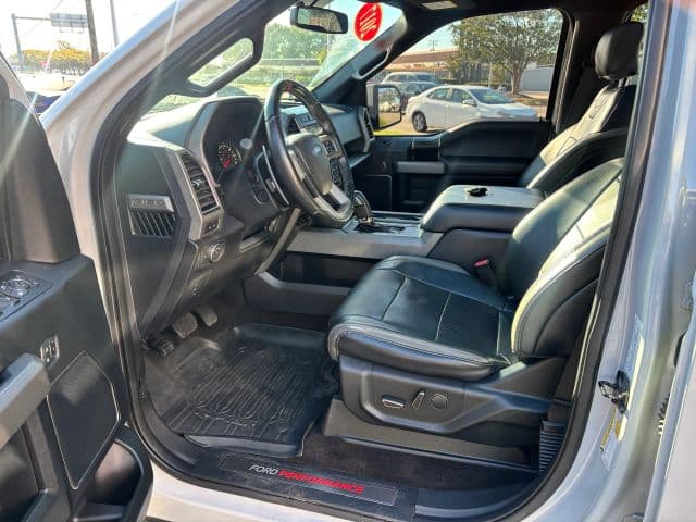 Pre-Owned 2017 Ford F150 SuperCrew Cab Raptor Pickup 4D 5 1/2 ft - photo - 16