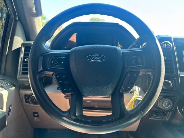 Pre-Owned 2018 Ford F150 SuperCrew Cab XL Pickup 4D 6 1/2 ft - photo - 30