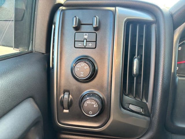 Pre-Owned 2016 Chevrolet Silverado 1500 Crew Cab Z71 LT Pickup 4D 6 1/2 ft - photo - 26
