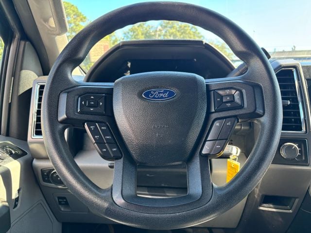 Pre-Owned 2016 Ford F150 SuperCrew Cab XLT Pickup 4D 5 1/2 ft - photo - 28
