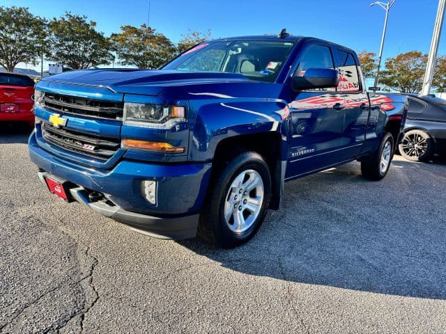 Pre-Owned 2017 Chevrolet Silverado 1500 Double Cab Z71 LT Pickup 4D 6 1/2 ft - photo - 7