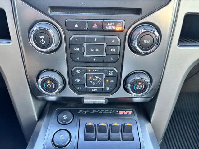 Pre-Owned 2014 Ford F150 SuperCrew Cab SVT Raptor Pickup 4D 5 1/2 ft - photo - 26