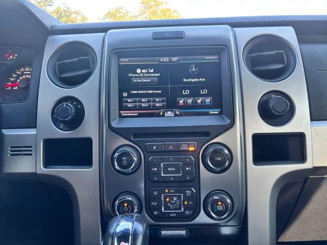 Pre-Owned 2014 Ford F150 SuperCrew Cab SVT Raptor Pickup 4D 5 1/2 ft - photo - 21