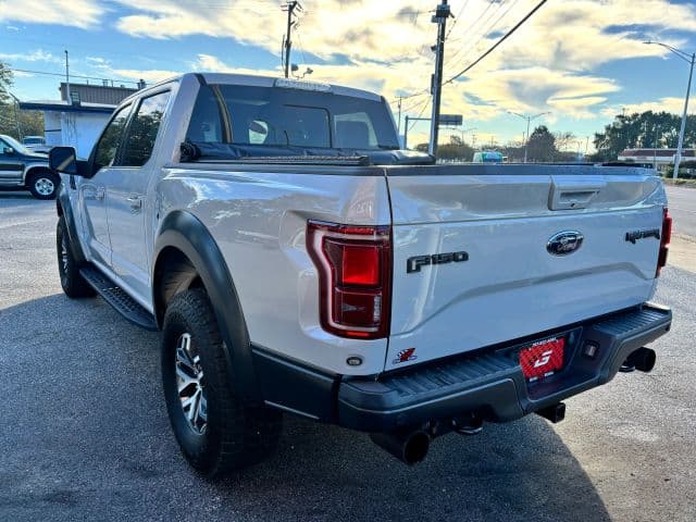 Pre-Owned 2017 Ford F150 SuperCrew Cab Raptor Pickup 4D 5 1/2 ft - photo - 5