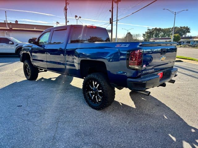 Pre-Owned 2016 Chevrolet Silverado 1500 Crew Cab Z71 LT Pickup 4D 6 1/2 ft - photo - 5