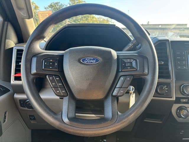 Pre-Owned 2018 Ford F150 SuperCrew Cab XLT Pickup 4D 5 1/2 ft - photo - 35