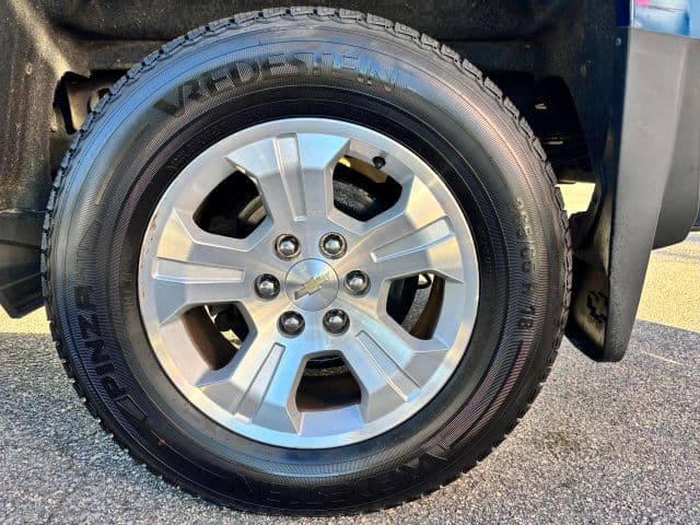 Pre-Owned 2017 Chevrolet Silverado 1500 Double Cab Z71 LT Pickup 4D 6 1/2 ft - photo - 11