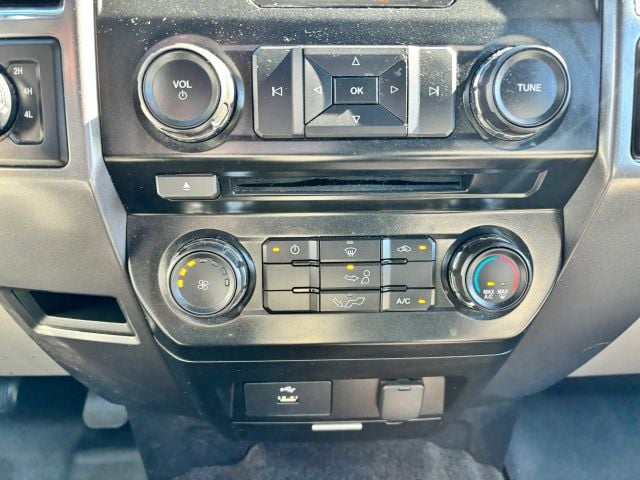 Pre-Owned 2016 Ford F150 SuperCrew Cab XLT Pickup 4D 5 1/2 ft - photo - 22