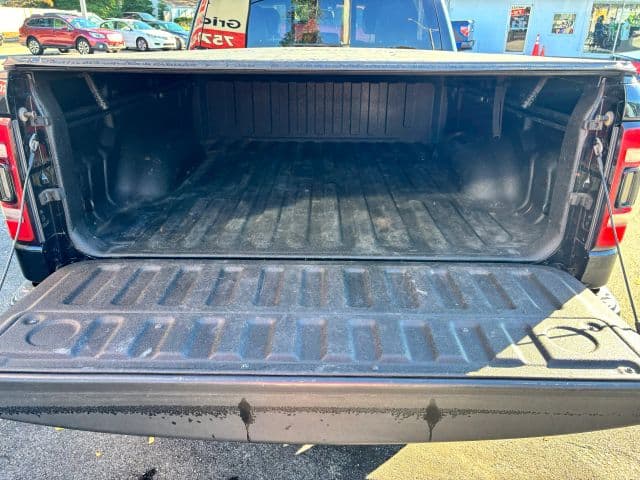 Pre-Owned 2019 Ram 1500 Crew Cab Laramie Pickup 4D 6 1/3 ft - photo - 4