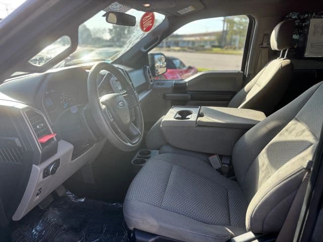Pre-Owned 2018 Ford F150 SuperCrew Cab XLT Pickup 4D 5 1/2 ft - photo - 17