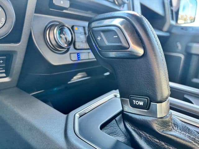 Pre-Owned 2017 Ford F150 SuperCrew Cab Raptor Pickup 4D 5 1/2 ft - photo - 32